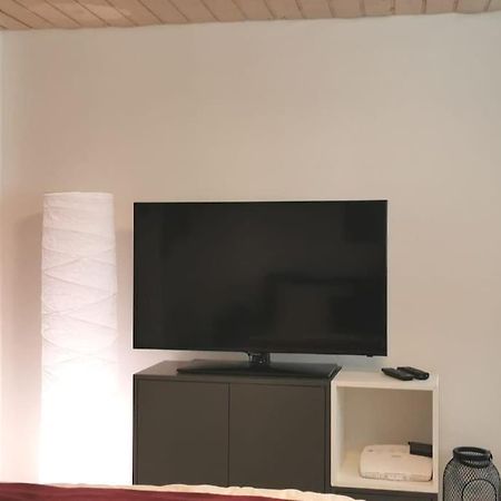 Schoenes Kleines Studio Mit Sitzplatz, Mitten Im Praettigau Jenaz Exterior foto
