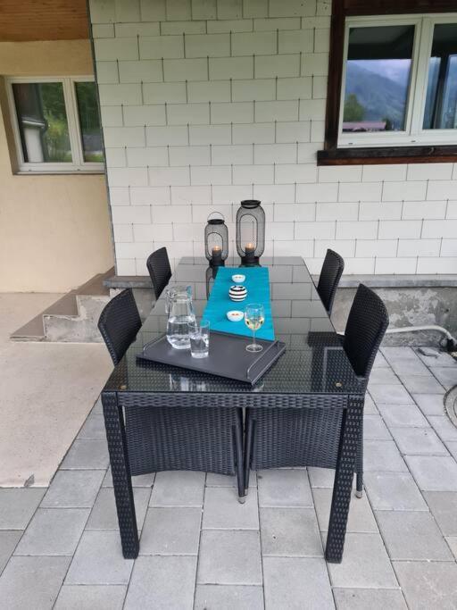 Schoenes Kleines Studio Mit Sitzplatz, Mitten Im Praettigau Jenaz Exterior foto