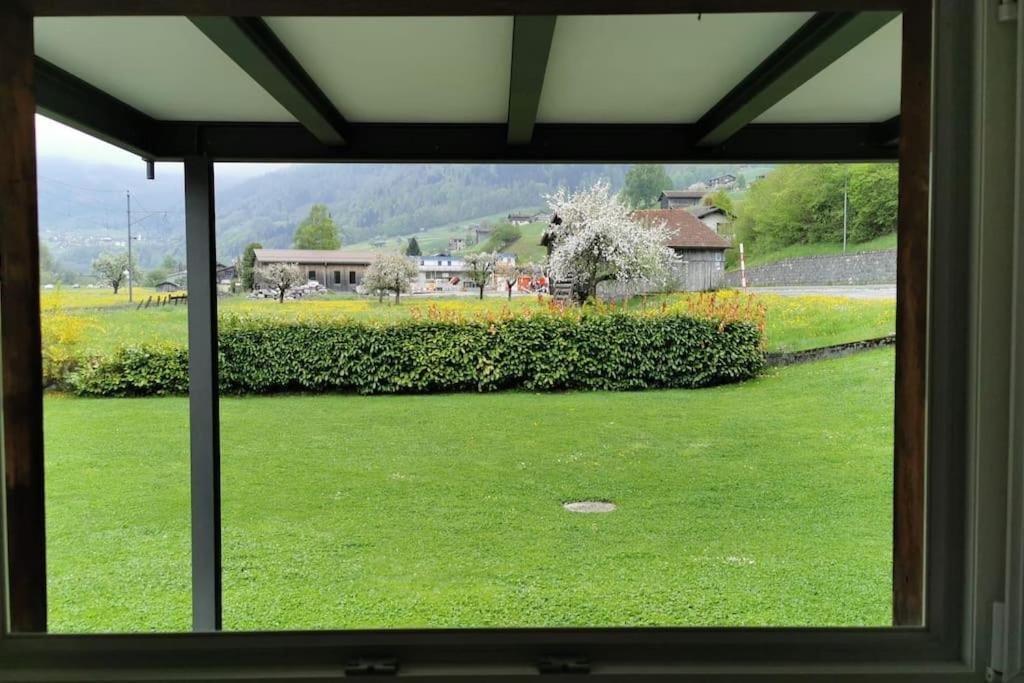 Schoenes Kleines Studio Mit Sitzplatz, Mitten Im Praettigau Jenaz Exterior foto