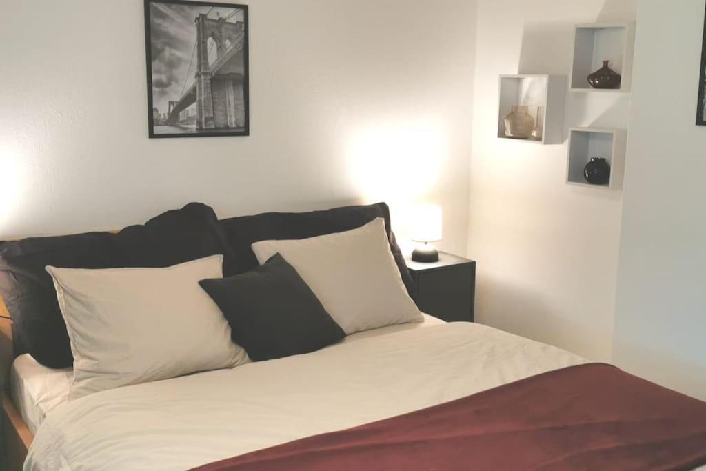 Schoenes Kleines Studio Mit Sitzplatz, Mitten Im Praettigau Jenaz Exterior foto